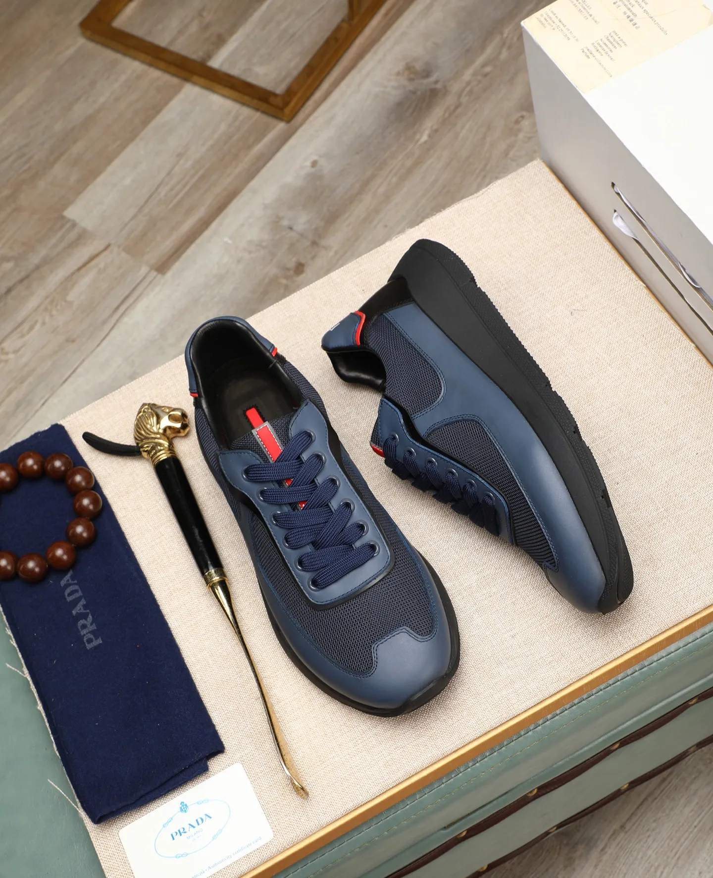 Men's shoes 💰600 Top quality New hot models on the official website, timeless for a century, 🆘 Trendy brand (Prada) mainly promotes hot models, avant-garde and versatile fashion men's shoes private version molding, cowhide surface splicing 1:1 oil edge treatment... fashionable and simple, original imported cowhide lining cowhide feet; the atmosphere and personality are more fashionable, eye-catching and pursuing class, it will subvert the old idea and be a must-have for fashion trendsetters with you! Must keep it for yourself! High-end comfort, high-end quality workmanship. Size: 38-44 Various colors available. full package